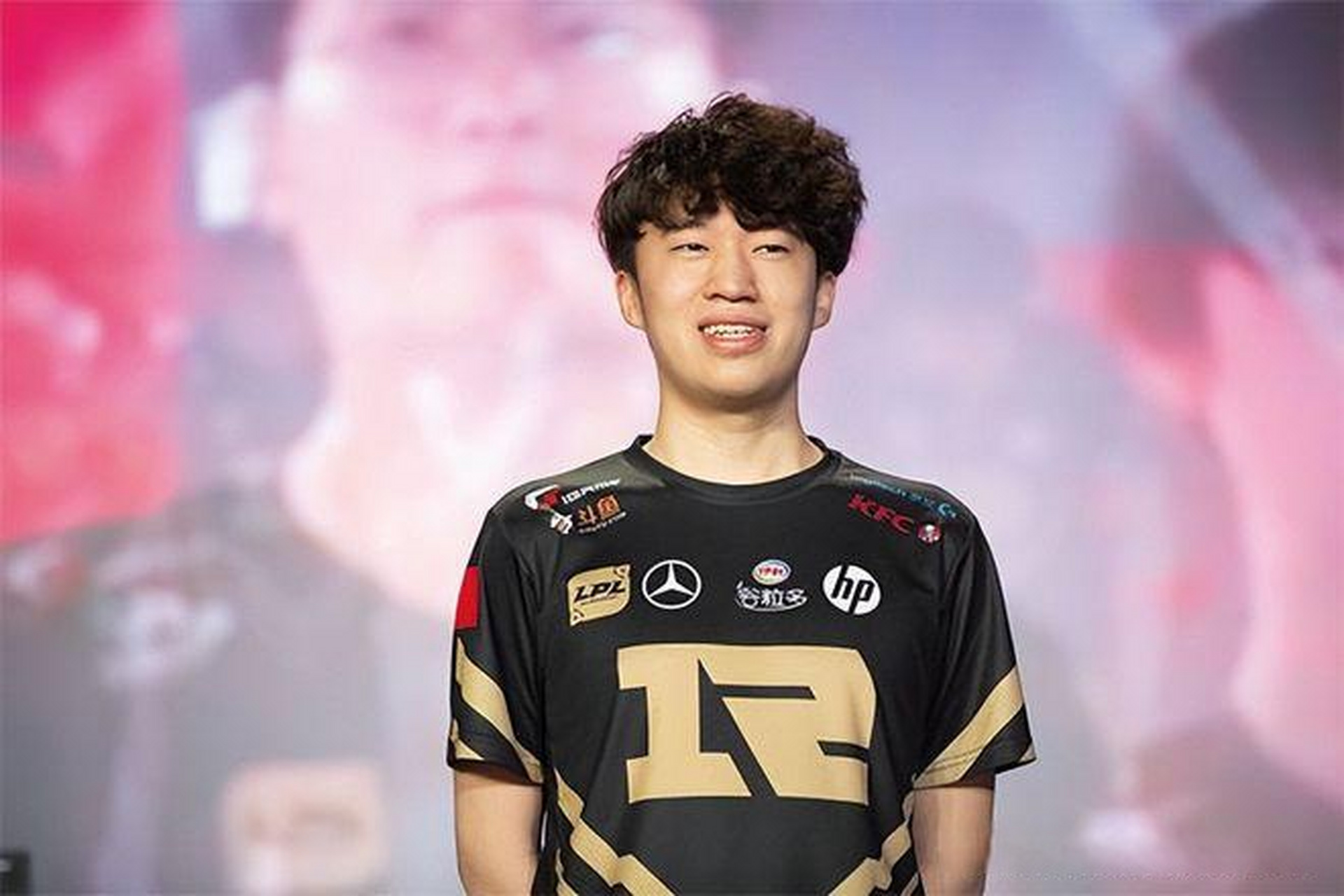 KAIYUN SPORTS-风云突变马赛冲刺阶段官宣签约Uzi与70激战MAD分钟，今夜西汉姆备战意大利杯瞬间刷屏的简单介绍